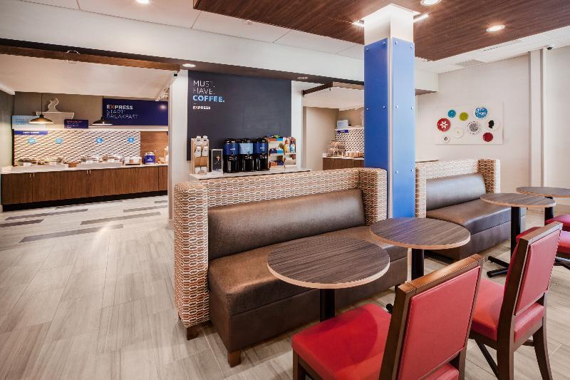Holiday Inn Express & Suites - Fayetteville South By Ihg Extérieur photo
